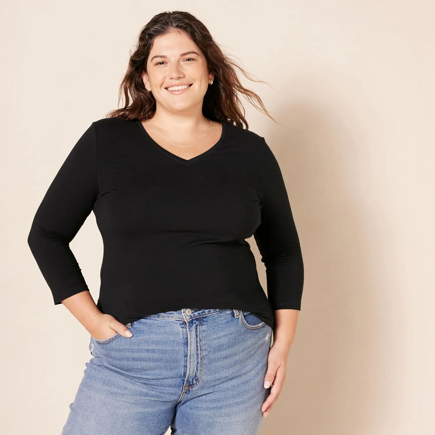 Amazon Essentials Women's Classic-Fit 3/4 Sleeve V-Neck T-Shirt (Available in Plus Size), Multipacks